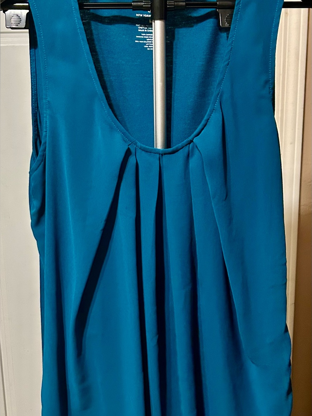 New York & Company Teal Sleeveless Pleated Dress Shirt